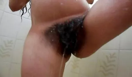 米娅醒来她的男孩与口交